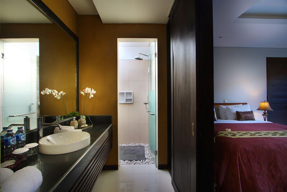 Tunjung Asri Kerobokan Villa *